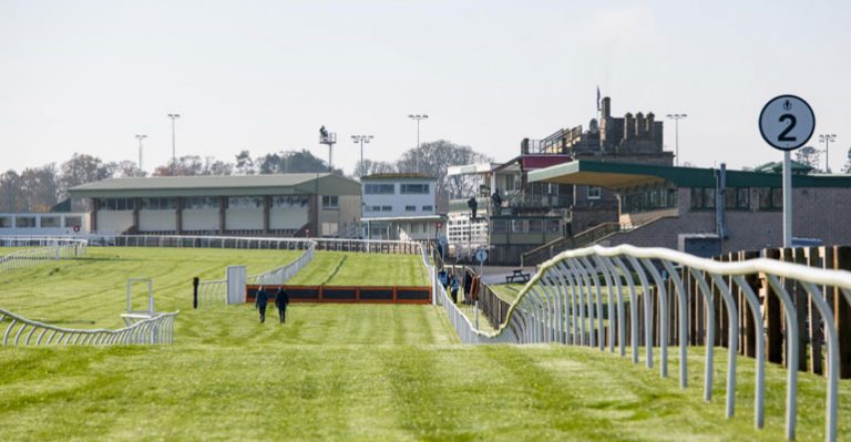 Kelso Racecourse - Scottish Racing